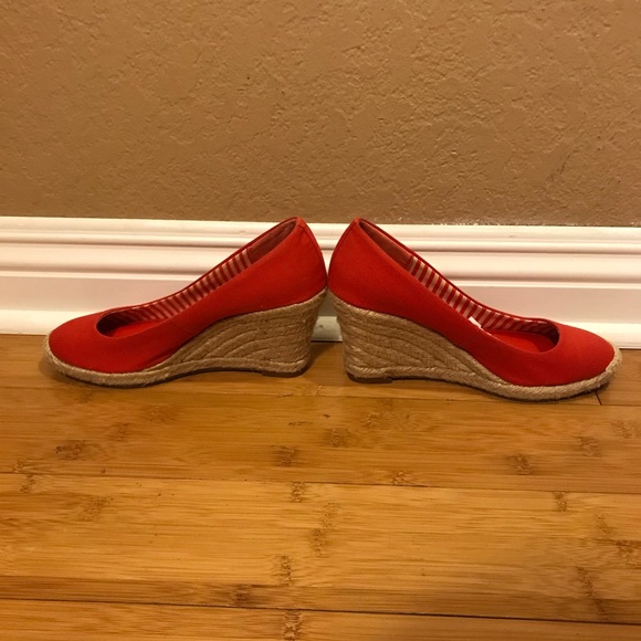 Red Espadrille Wedges - 5.5 - Picture 4 of 6